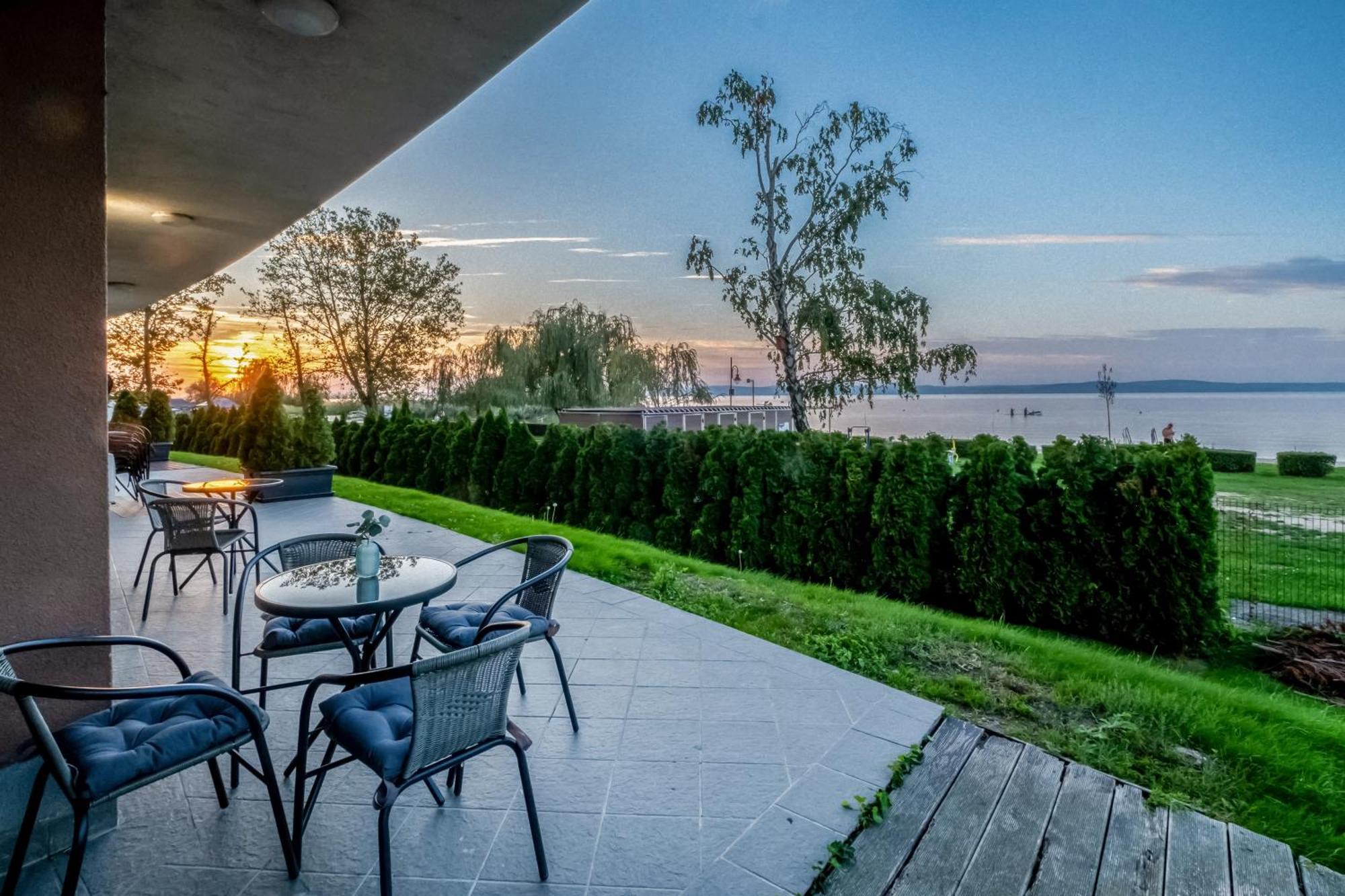 Myflat Club 218 Garden Wellness Apartments Siófok Buitenkant foto