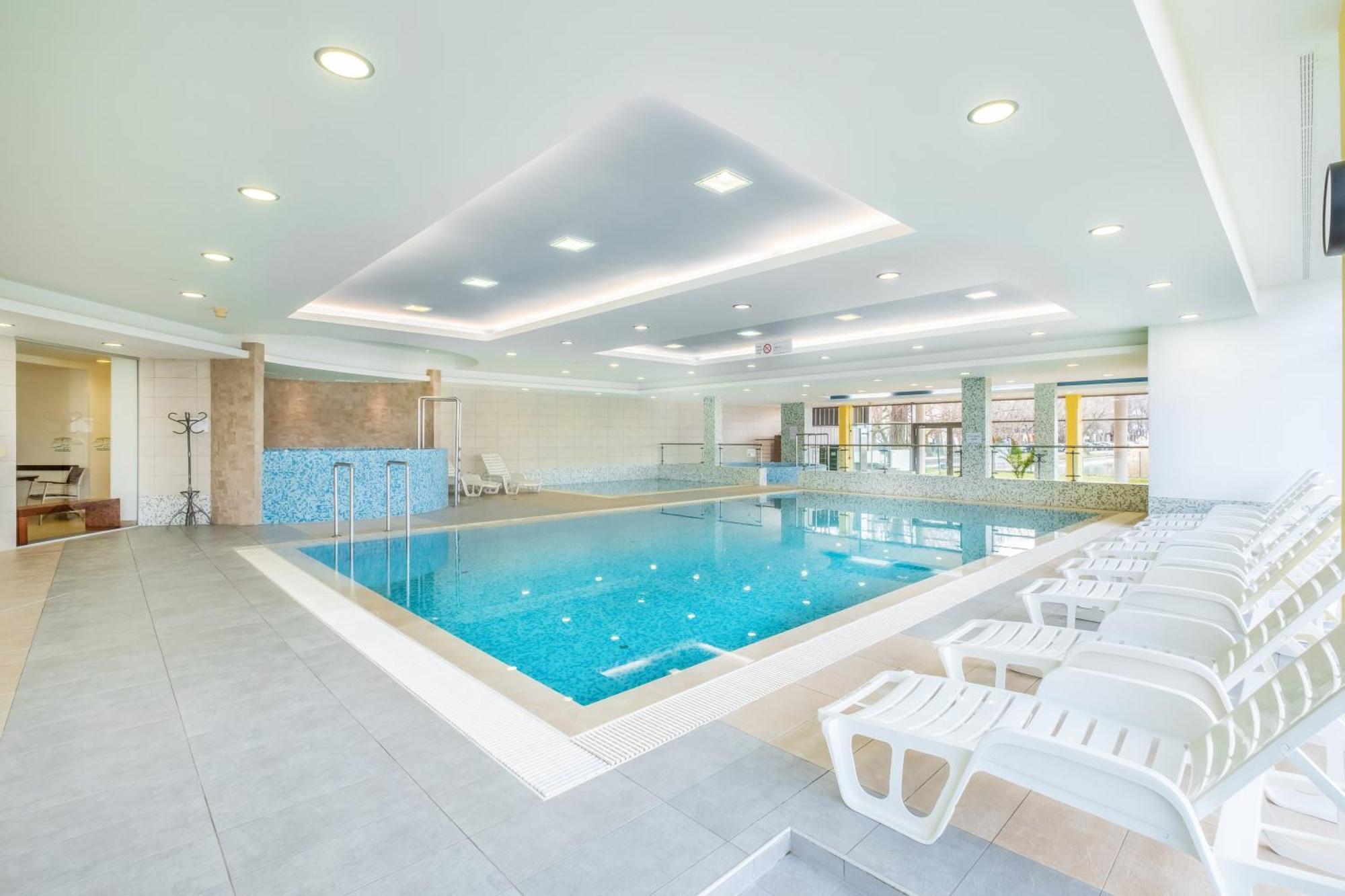 Myflat Club 218 Garden Wellness Apartments Siófok Buitenkant foto
