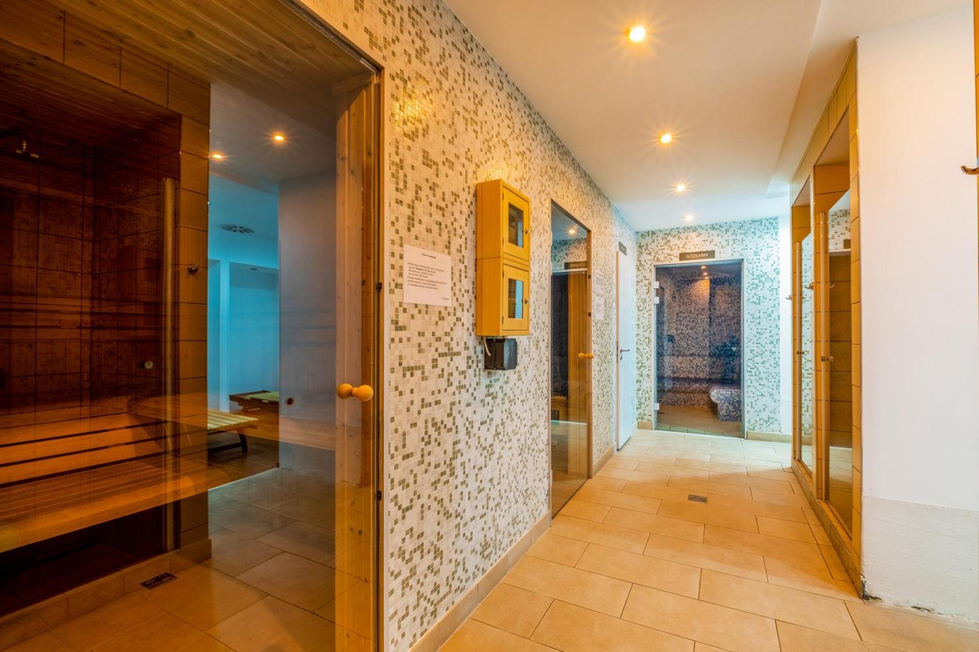 Myflat Club 218 Garden Wellness Apartments Siófok Buitenkant foto