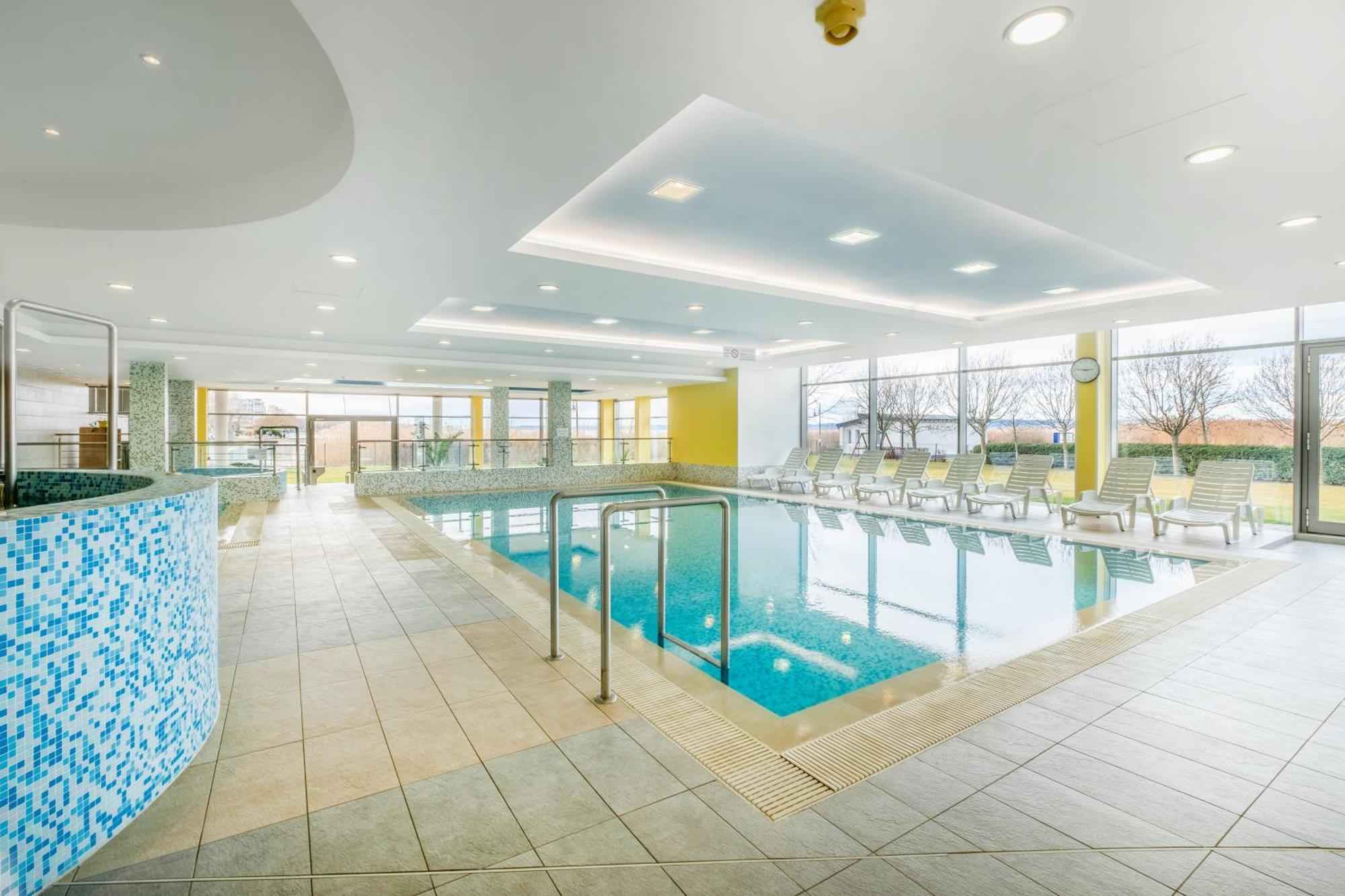 Myflat Club 218 Garden Wellness Apartments Siófok Buitenkant foto